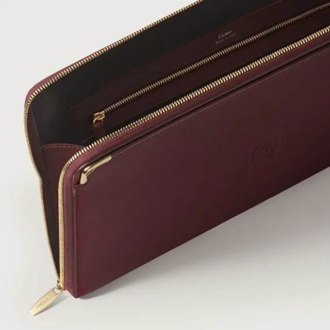 Teczka, Must De Cartier – bordowa skóra cielęca, złote wykończenie – Cartier