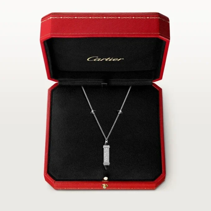 Wisiorek Les Berlingots De Cartier, wysadzany kamieniami