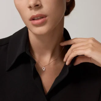 Wisiorek z sercami i symbolami – różowe złoto, diamenty – Cartier